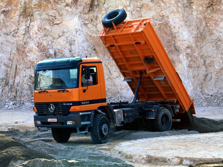  Mercedes-Benz Actros 1831 1997 года  (фото 9 из 9)